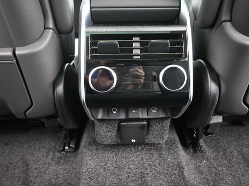 New 2025 Land Rover Range Rover Long Wheelbase SE image 23