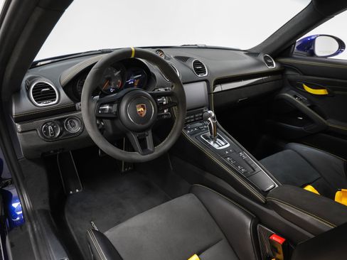 Used 2022 Porsche 718 Cayman GT4 RWD image 4