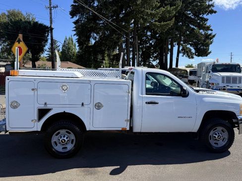 Used 2013 Chevrolet Silverado 2500 W/T AWD/4WD image 4