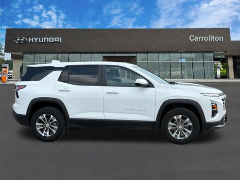 Used 2025 Chevrolet Equinox LT FWD image 4