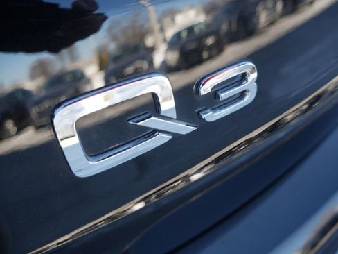 Certified 2021 Audi Q3 2.0T Premium Plus image 9