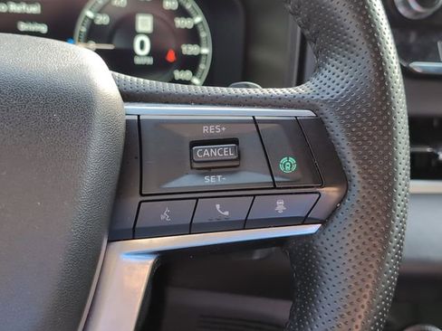 Used 2024 Mitsubishi Outlander SE Black Edition FWD image 24