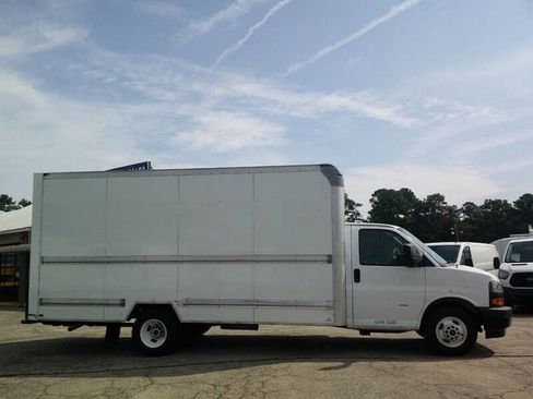 Used 2020 GMC Savana 3500 Extended w/ Driver Convenience Package RWD image 6