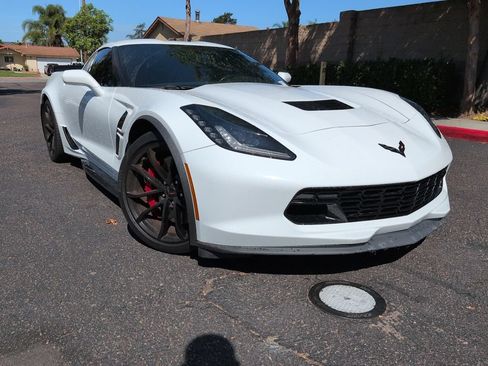 Used 2019 Chevrolet Corvette Grand Sport w/ Carbon Flash Badge Package RWD image 2
