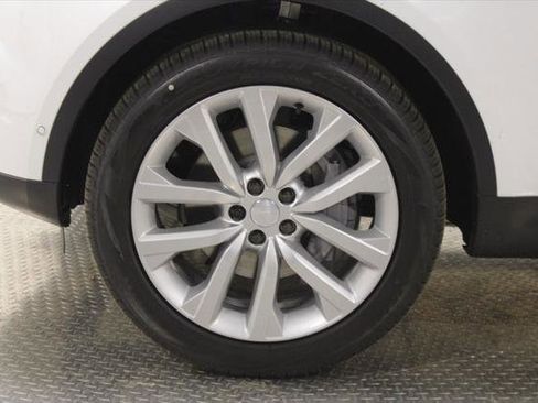 New 2026 Land Rover Discovery S AWD/4WD image 16