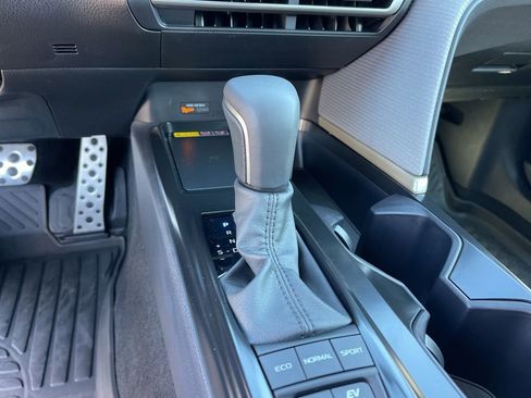 Used 2026 Toyota Camry SE image 13