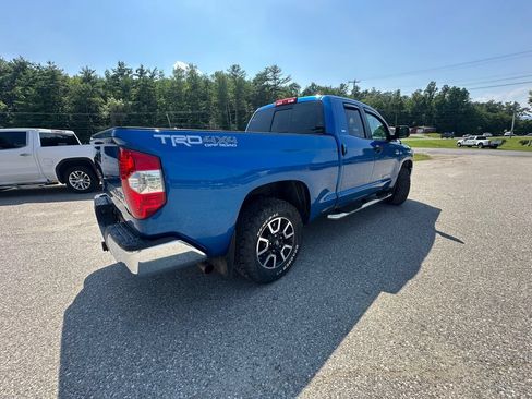 Used 2017 Toyota Tundra SR5 w/ TRD Off Road Package AWD/4WD image 5