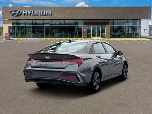 Used 2026 Hyundai Elantra Sport w/ Cargo Package FWD image 7