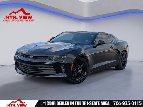 Used 2017 Chevrolet Camaro LT w/ Technology Package RWD image 1