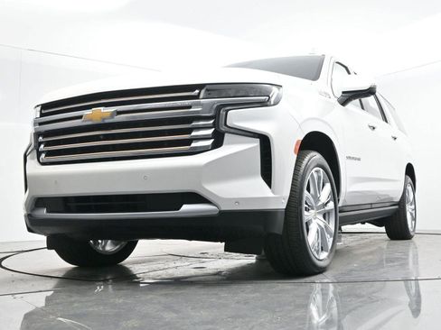 Used 2024 Chevrolet Suburban High Country w/ Advanced Technology Package image 56