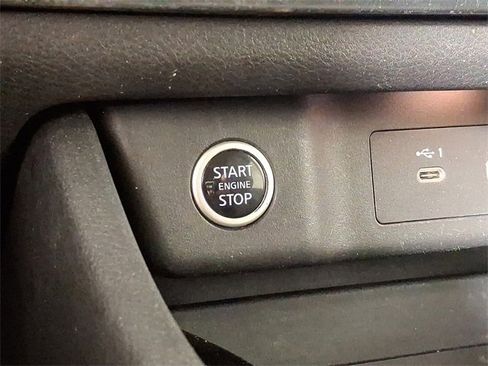 Used 2021 Nissan Rogue SV image 27