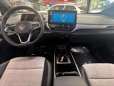 Used 2024 Volkswagen ID.4 2WD image 10