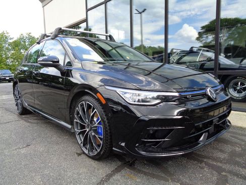 Used 2025 Volkswagen Golf R AWD/4WD image 3