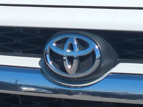 Used 2016 Toyota 4Runner Limited image 12