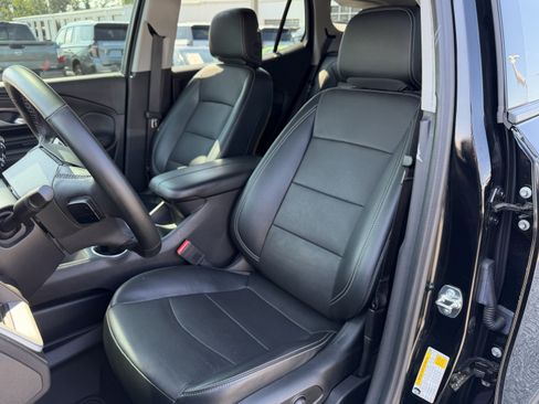 Used 2024 GMC Terrain SLT w/ Elevation Edition AWD/4WD image 16