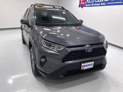Used 2021 Toyota RAV4 XLE w/ XLE Grade Weather Package image 2