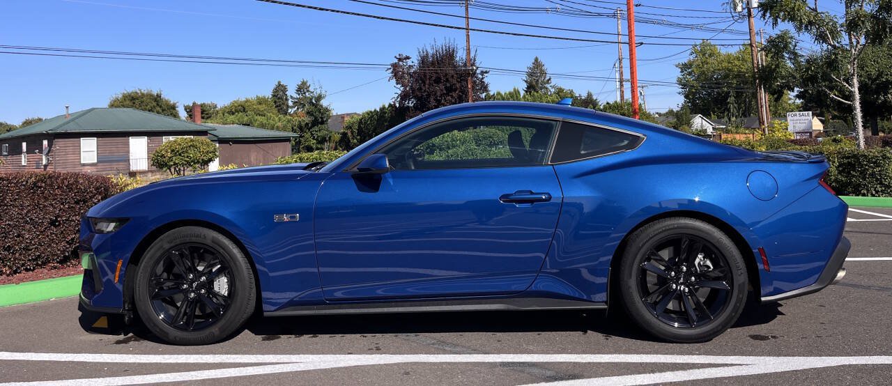Used 2024 Ford Mustang GT RWD image 2