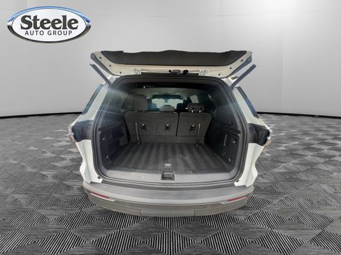 Certified 2024 Chevrolet Traverse LS FWD image 18