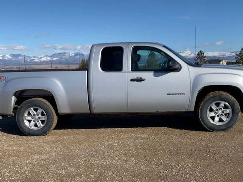 Used 2013 GMC Sierra 1500 SLE w/ Power Tech Package image 9