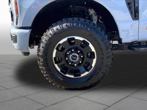 Used 2025 Ford F250 Platinum w/ Tremor Off-Road Package AWD/4WD image 11