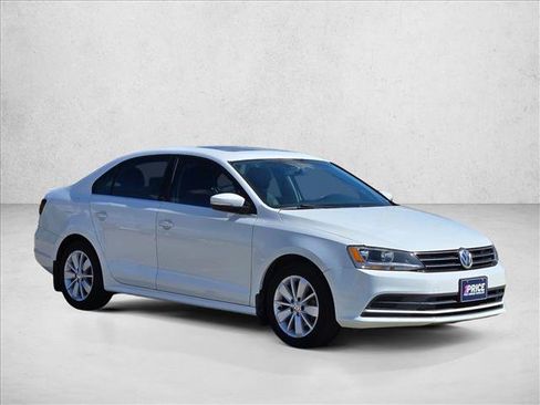 Used 2016 Volkswagen Jetta SE FWD image 3