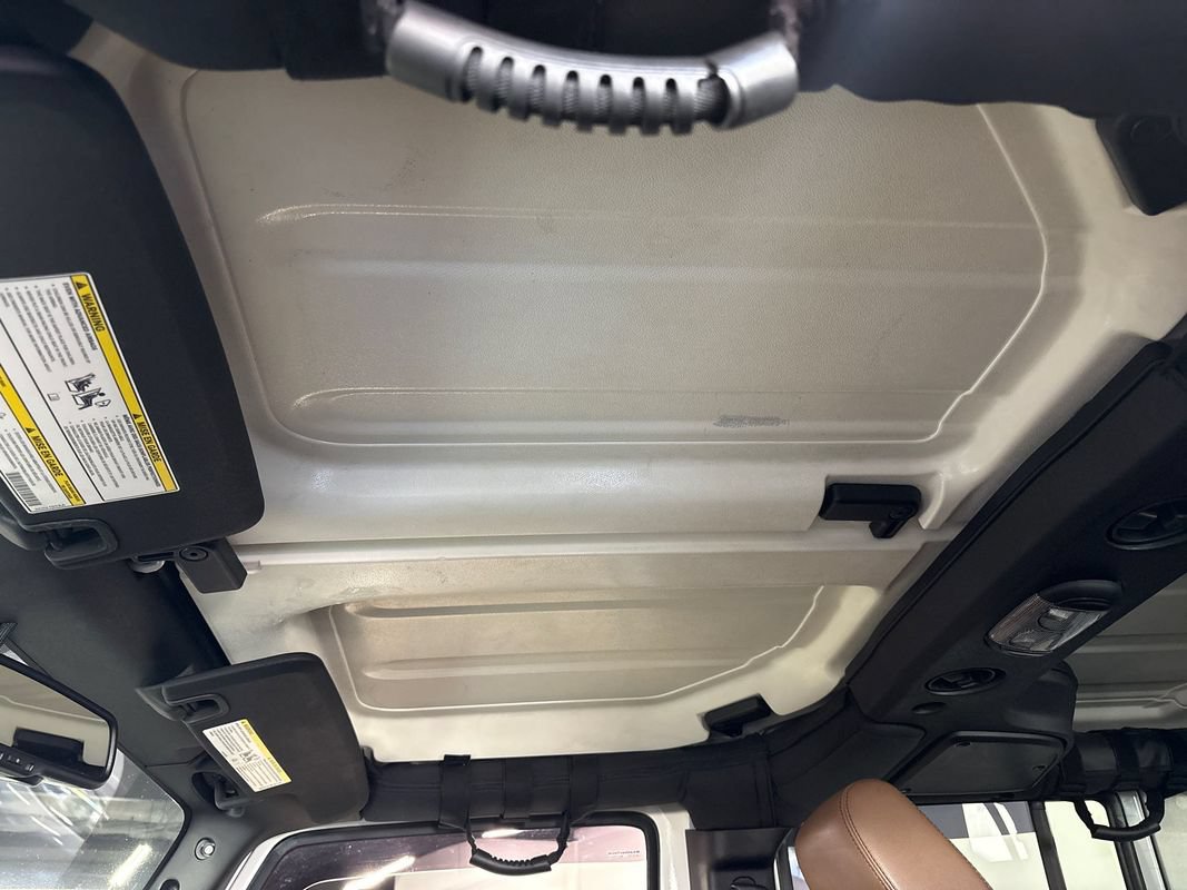 Used 2015 Jeep Wrangler Unlimited Sahara w/ Connectivity Group AWD/4WD image 32