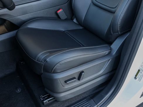 New 2026 Nissan Armada SV image 17