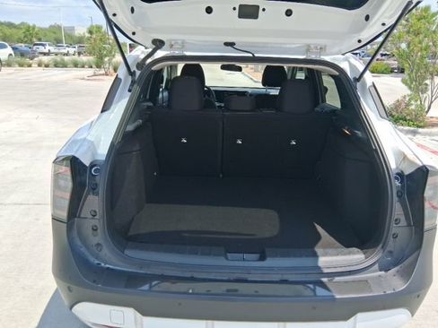 Used 2025 Nissan Kicks SV AWD/4WD image 6