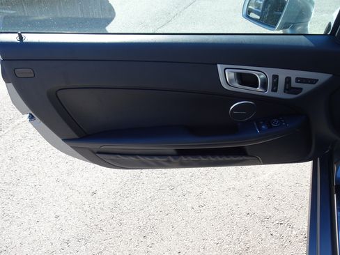 Used 2012 Mercedes-Benz SLK 250 image 15