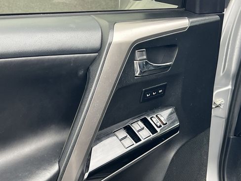 Used 2017 Toyota RAV4 Limited image 12