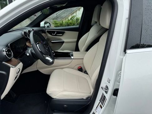 Used 2026 Mercedes-Benz GLC 300 4MATIC image 11