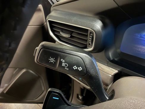 Used 2020 Ford Explorer Platinum w/ Premium Technology Package AWD/4WD image 36