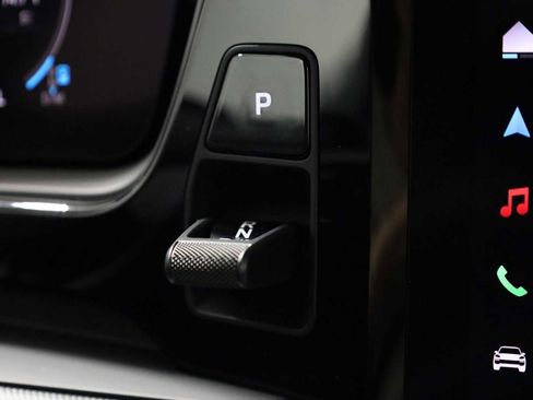 Certified 2025 Porsche Cayenne Coupe AWD/4WD image 31