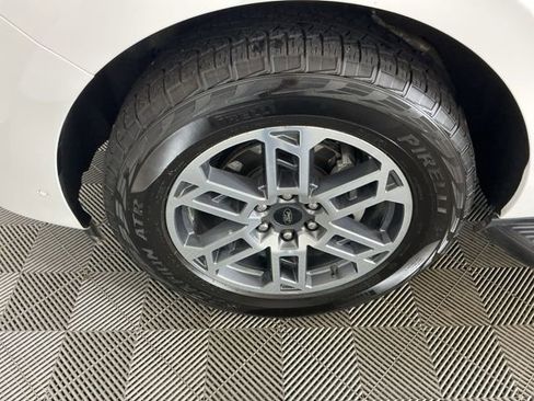 Used 2025 Ford Expedition Active image 35