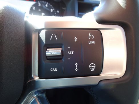 New 2025 Land Rover Discovery S AWD/4WD image 33