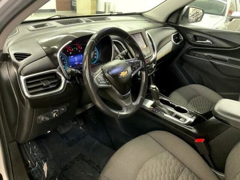 Used 2020 Chevrolet Equinox LT w/ Driver Convenience Package FWD image 10
