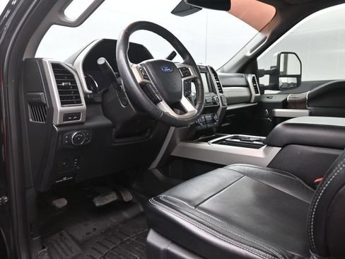 Used 2019 Ford F250 Lariat w/ Lariat Ultimate Package AWD/4WD image 19