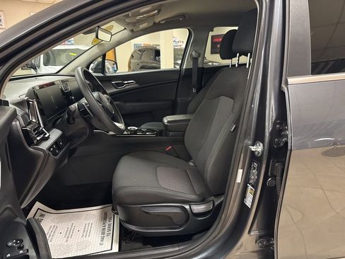 Used 2023 Kia Sportage LX image 11