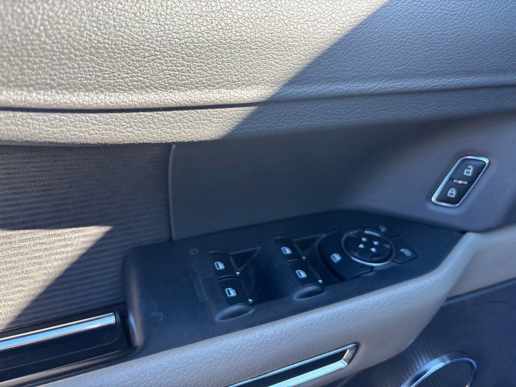 Used 2019 Ford Expedition XLT AWD/4WD image 10