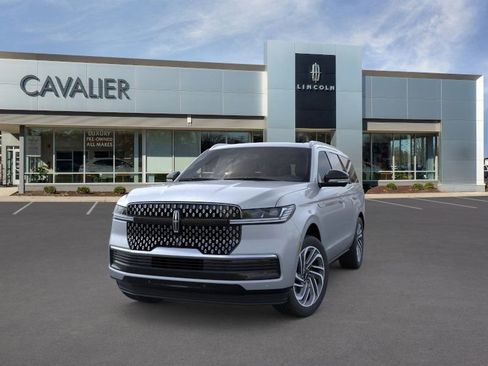 New 2025 Lincoln Navigator Reserve image 2