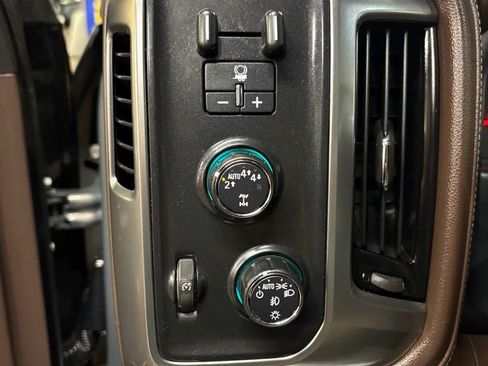 Used 2017 Chevrolet Silverado 1500 LTZ w/ Texas Edition AWD/4WD image 31
