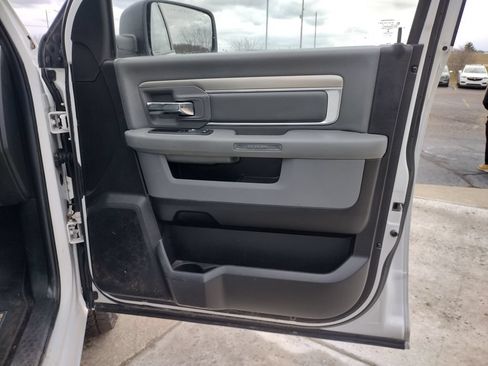 Used 2019 RAM 1500 Classic SLT AWD/4WD image 26