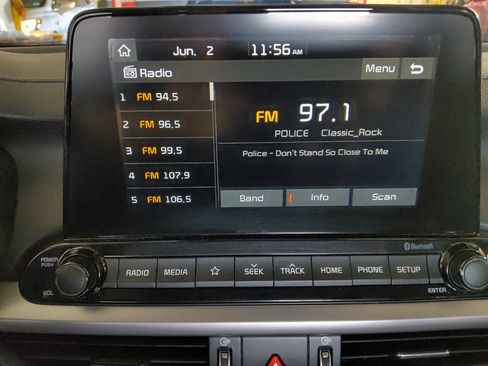 Used 2021 Kia Forte LXS FWD image 25