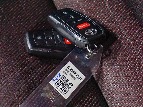 Certified 2025 Toyota Corolla SE w/ SE Premium Package FWD image 43