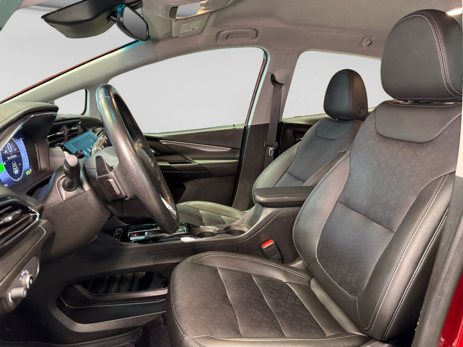 Used 2023 Chevrolet Bolt LT w/ Infotainment Package FWD image 18
