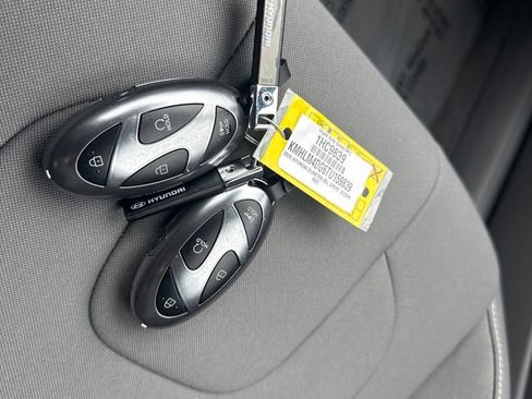 Used 2026 Hyundai Elantra Sport FWD image 5
