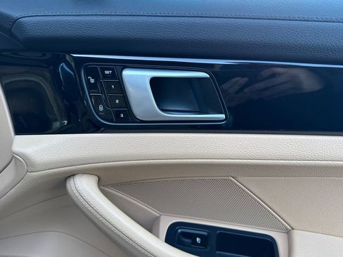 Used 2018 Porsche Panamera 4 image 19