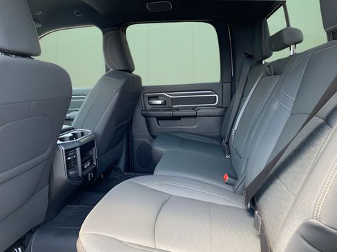 New 2025 RAM 2500 Big Horn AWD/4WD image 19