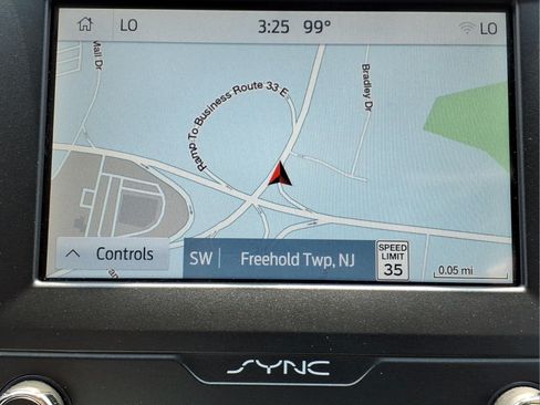 Used 2019 Ford Fusion SE FWD image 8