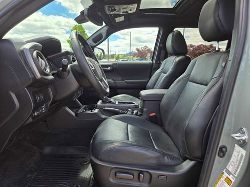 Certified 2022 Toyota Tacoma TRD Off-Road w/ TRD Premium Off Road Package AWD/4WD image 23